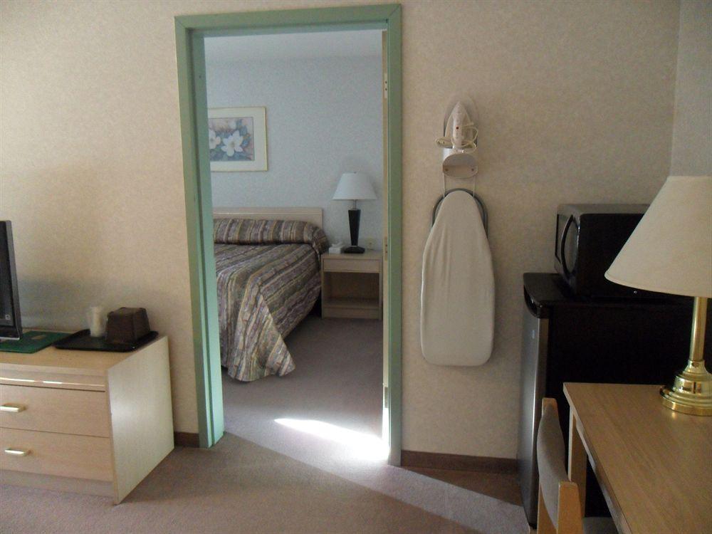 Bay Hill Inns & Suites Neepawa Dış mekan fotoğraf