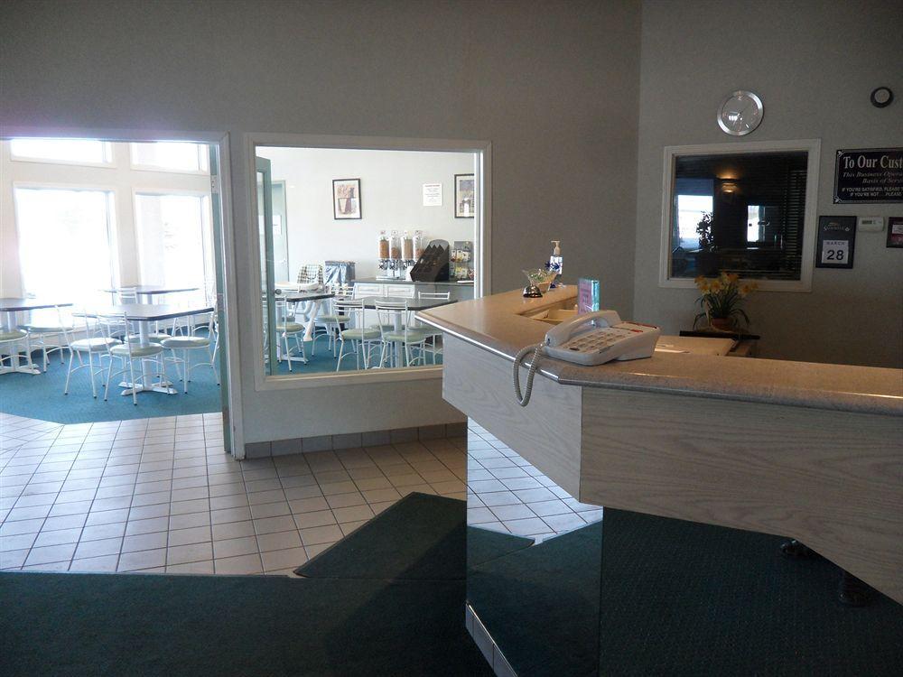 Bay Hill Inns & Suites Neepawa Dış mekan fotoğraf