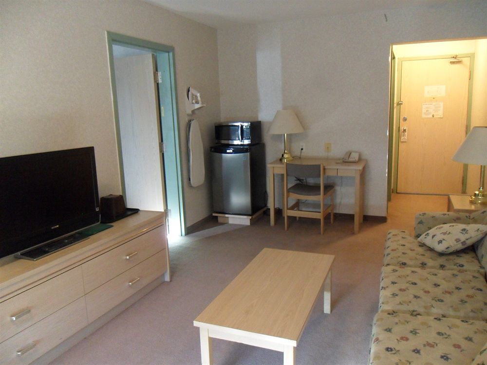 Bay Hill Inns & Suites Neepawa Dış mekan fotoğraf