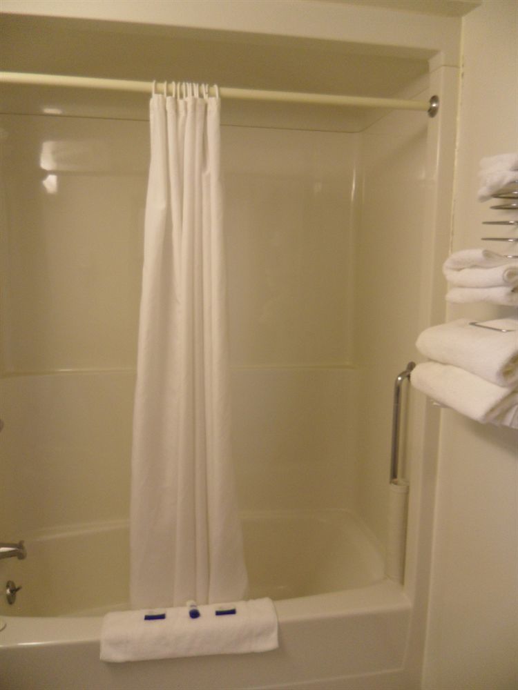 Bay Hill Inns & Suites Neepawa Dış mekan fotoğraf