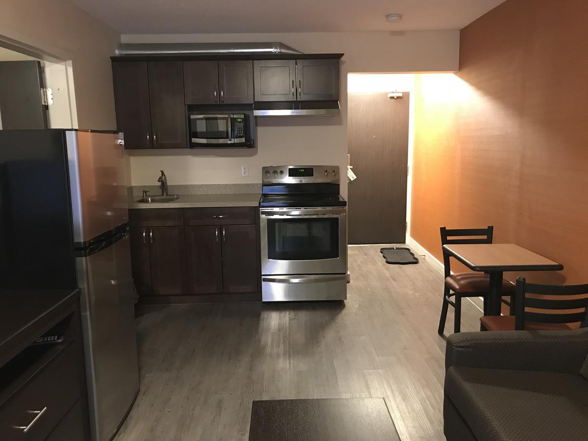 Bay Hill Inns & Suites Neepawa Dış mekan fotoğraf