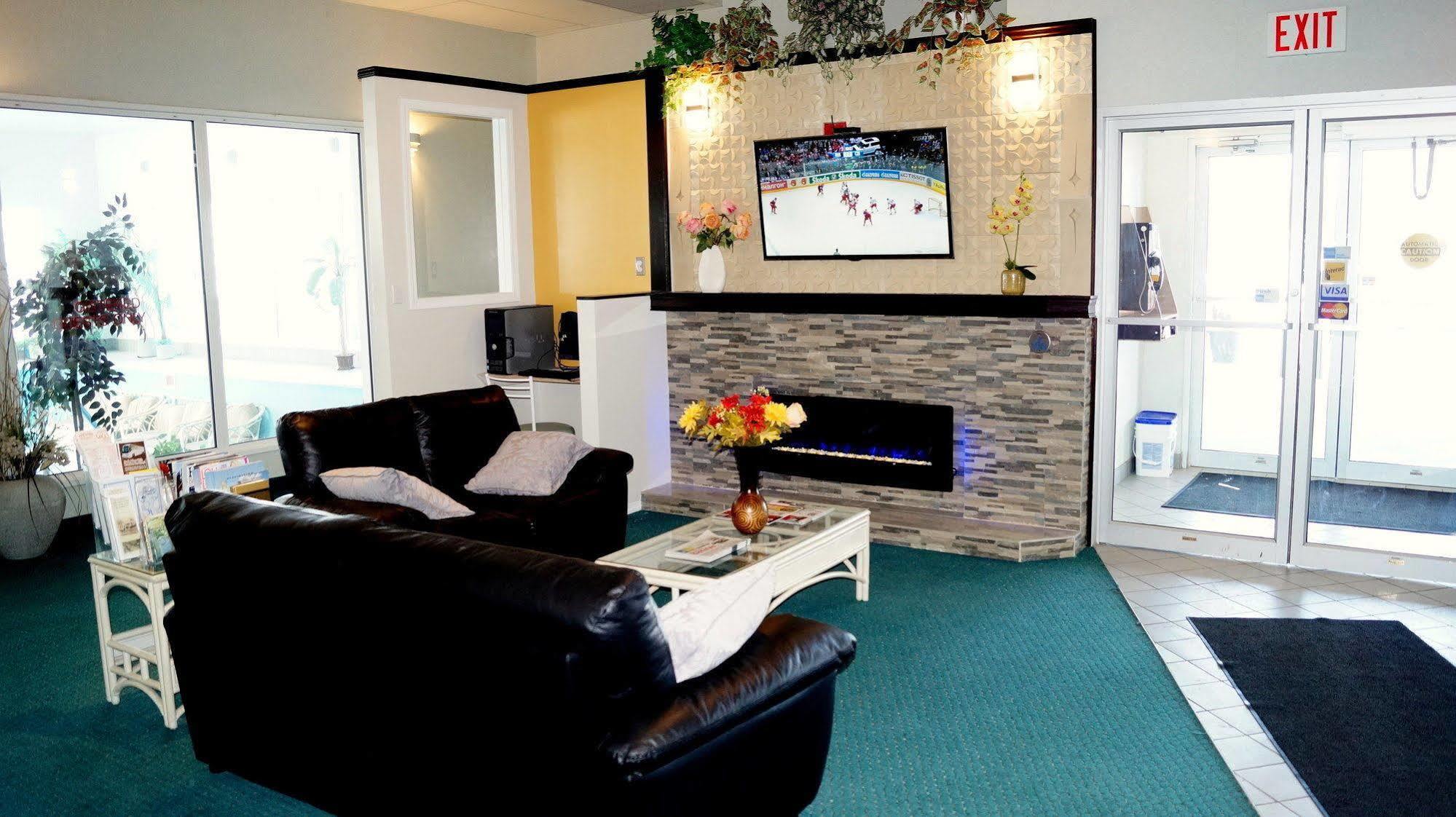Bay Hill Inns & Suites Neepawa Dış mekan fotoğraf