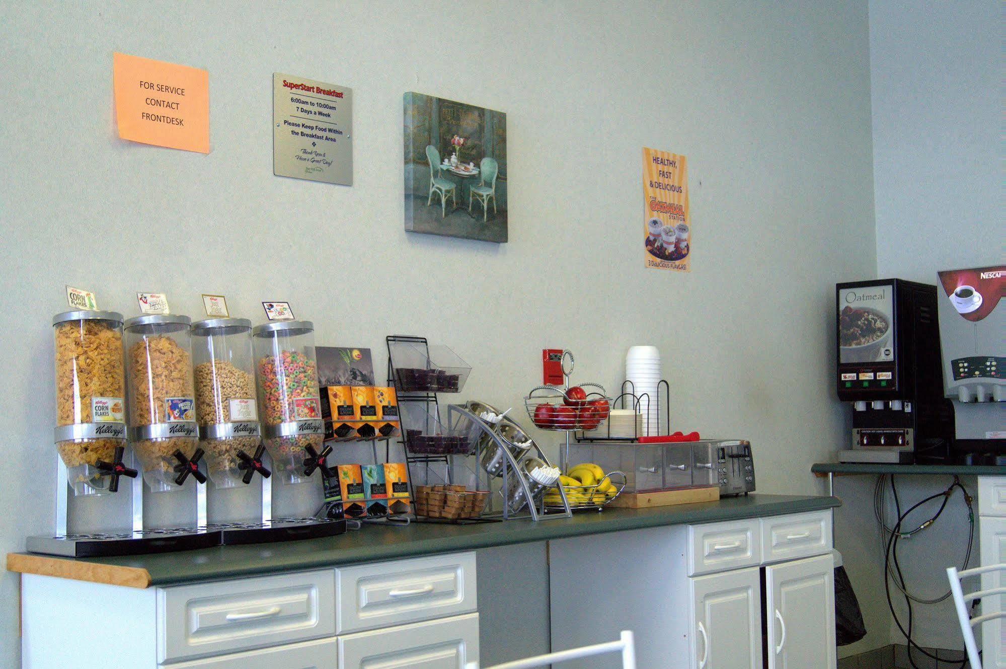 Bay Hill Inns & Suites Neepawa Dış mekan fotoğraf
