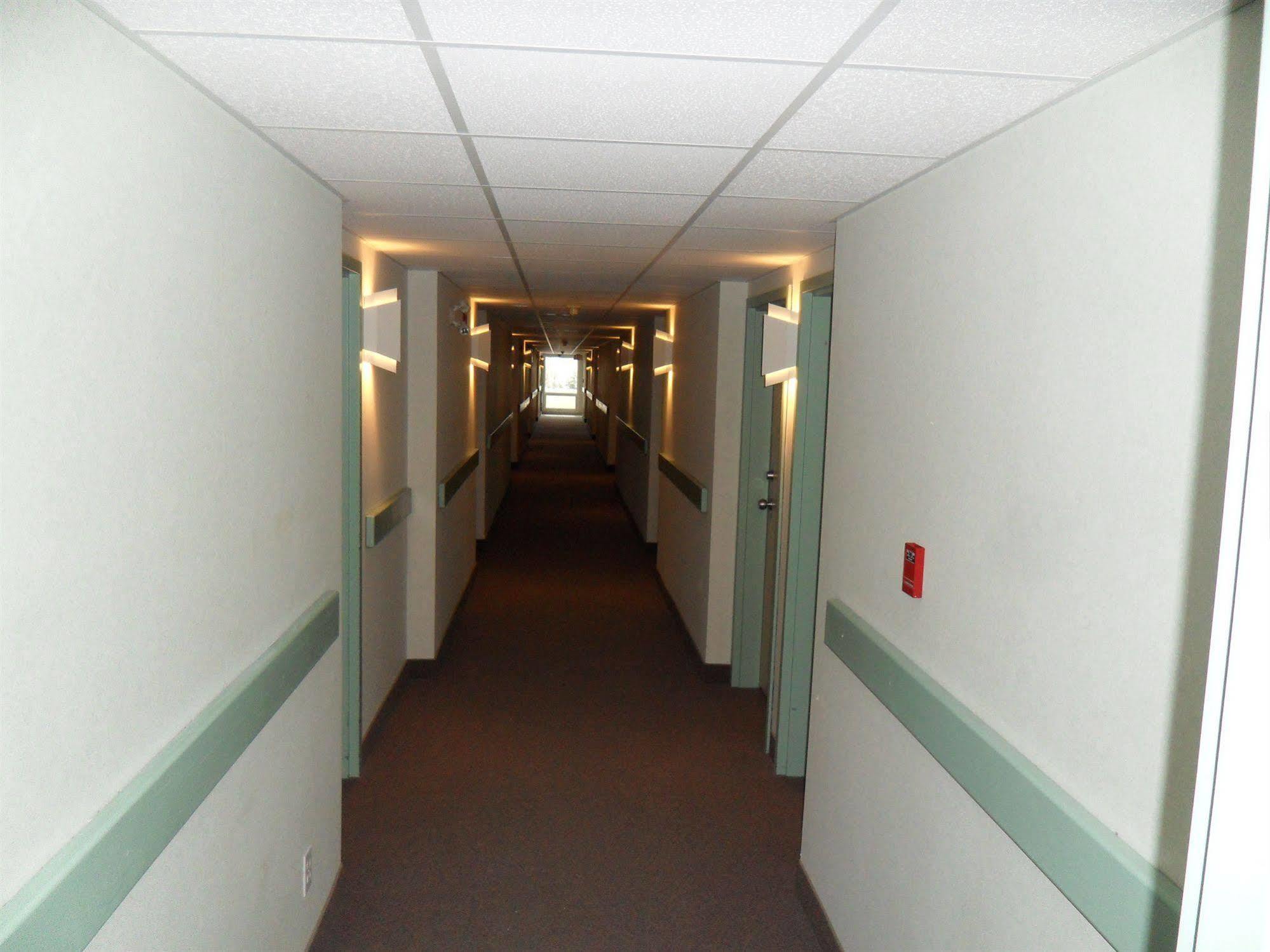 Bay Hill Inns & Suites Neepawa Dış mekan fotoğraf