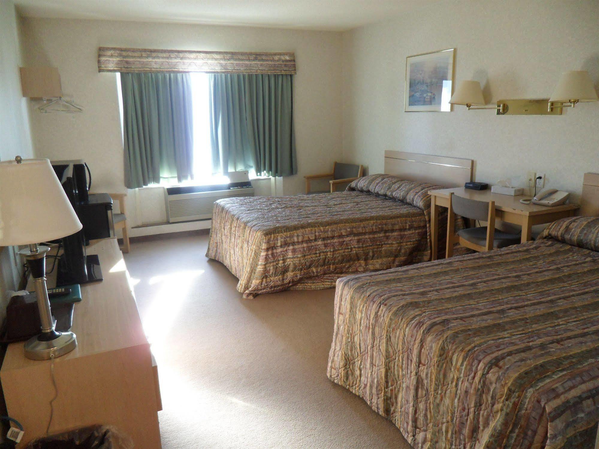 Bay Hill Inns & Suites Neepawa Dış mekan fotoğraf