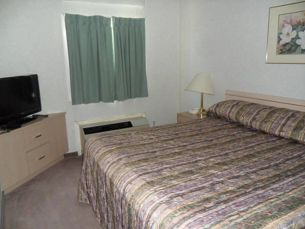 Bay Hill Inns & Suites Neepawa Dış mekan fotoğraf