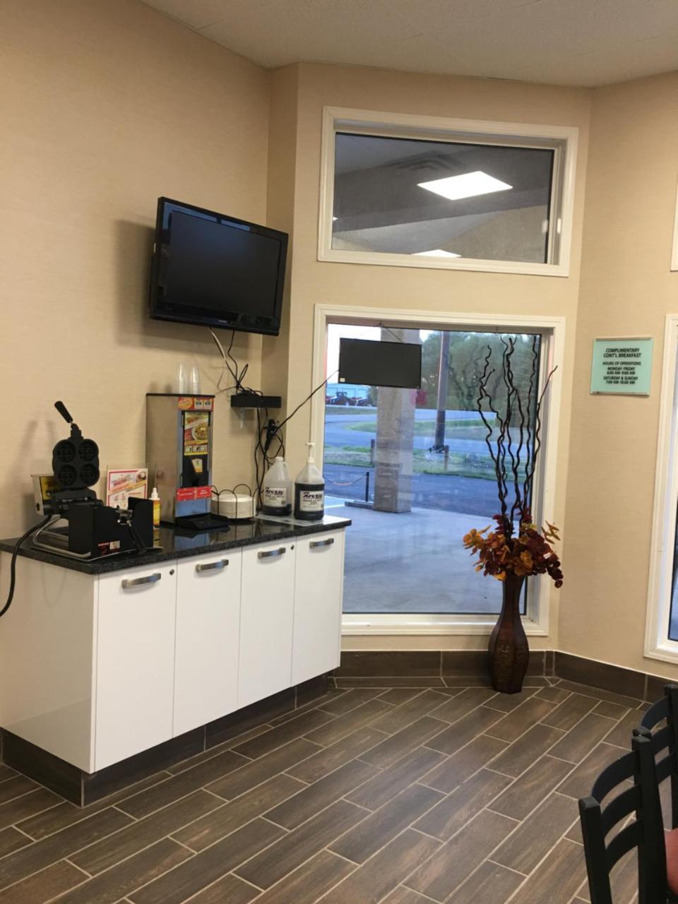 Bay Hill Inns & Suites Neepawa Dış mekan fotoğraf